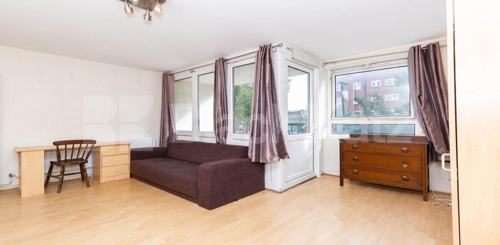 			IDEAL FOR UCL & ROYAL VET STUDENTS!, 3 Bedroom, 1 bath, 1 reception Flat			 Crowndale Road, MORNINGTON CRESCENT 